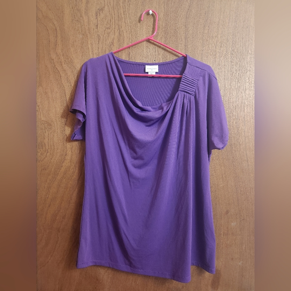 JACLYN SMITH PURPLE TOP SHORTS SLEEVES SIZE LARGE